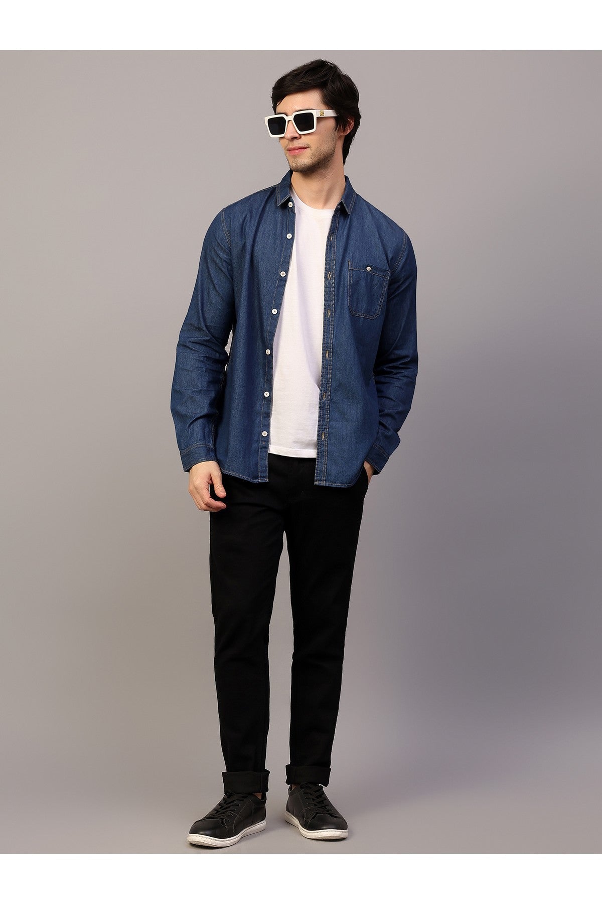 Men Blue Slim Fit Solid Spread Collar Casual Denim Shirt